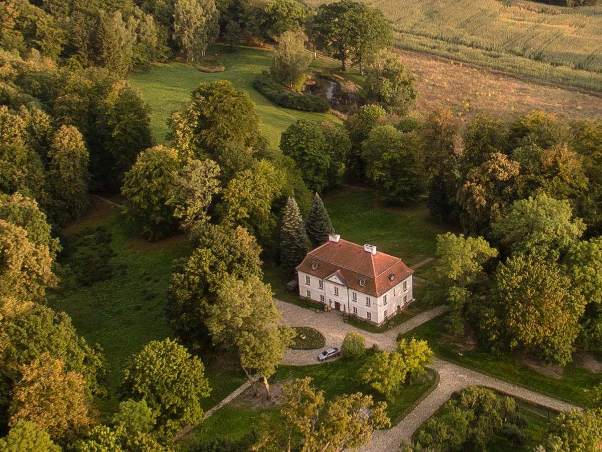 Dwor Dawidy Bed & Breakfast Mlynary Exterior photo